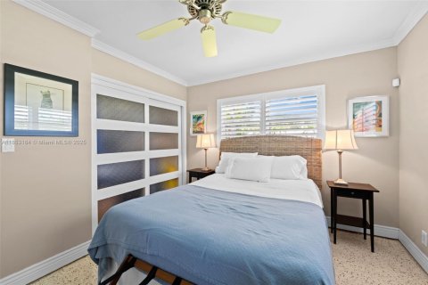 House in Wilton Manors, Florida 3 bedrooms, 165.37 sq.m. № 1874783 - photo 19