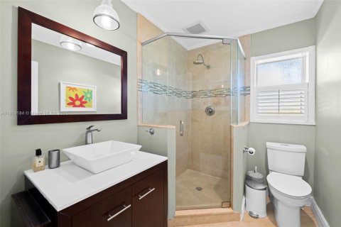 House in Wilton Manors, Florida 3 bedrooms, 165.37 sq.m. № 1874783 - photo 17