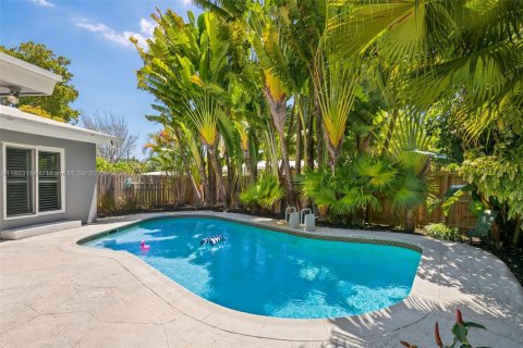 House in Wilton Manors, Florida 3 bedrooms, 165.37 sq.m. № 1874783 - photo 5