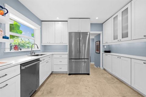 House in Wilton Manors, Florida 3 bedrooms, 165.37 sq.m. № 1874783 - photo 14