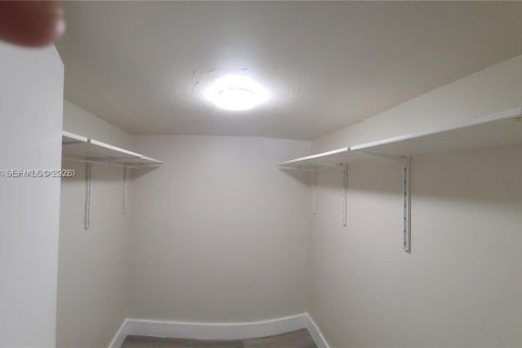 Copropriété à louer à Lauderhill, Floride: 1 chambre, 76.37 m2 № 2008022 - photo 13