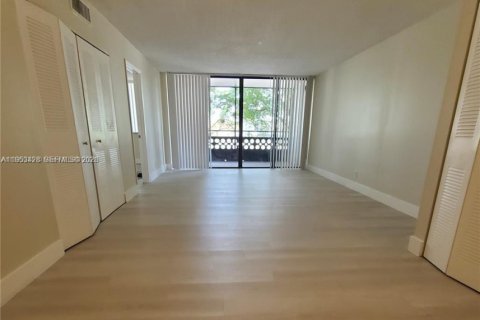 Copropriété à louer à Lauderhill, Floride: 1 chambre, 76.37 m2 № 2008022 - photo 9