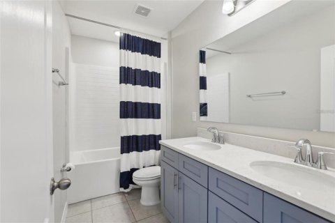 House in Indian lake estates, Florida 4 bedrooms, 187.48 sq.m. № 2097192 - photo 18