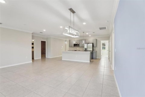 House in Indian lake estates, Florida 4 bedrooms, 187.48 sq.m. № 2097192 - photo 4