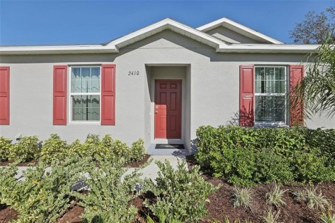 House in Indian lake estates, Florida 4 bedrooms, 187.48 sq.m. № 2097192 - photo 2