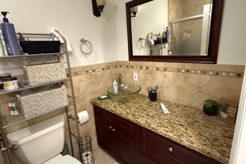 Condominio en venta en Hialeah Gardens, Florida, 2 dormitorios, 95.22 m2 № 1970230 - foto 17