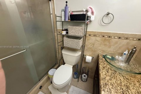 Condominio en venta en Hialeah Gardens, Florida, 2 dormitorios, 95.22 m2 № 1970230 - foto 19
