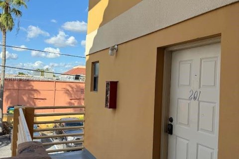 Condominio en venta en Hialeah Gardens, Florida, 2 dormitorios, 95.22 m2 № 1970230 - foto 25