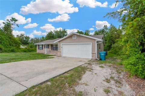 Villa ou maison à vendre à Deltona, Floride: 3 chambres, 108.51 m2 № 1784295 - photo 2