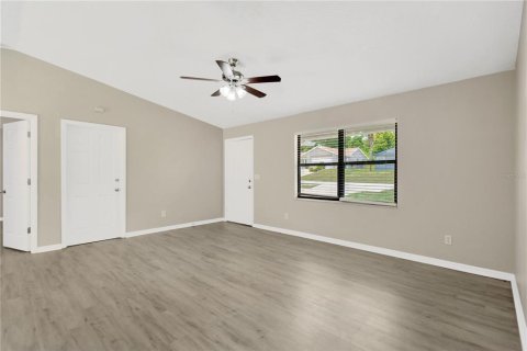 House in Deltona, Florida 3 bedrooms, 108.51 sq.m. № 1784295 - photo 12