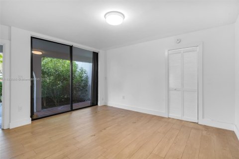 Condo in Key Biscayne, Florida, 2 bedrooms  № 1888798 - photo 13