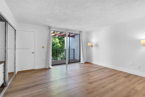 Condo in Key Biscayne, Florida, 2 bedrooms  № 1888798 - photo 16