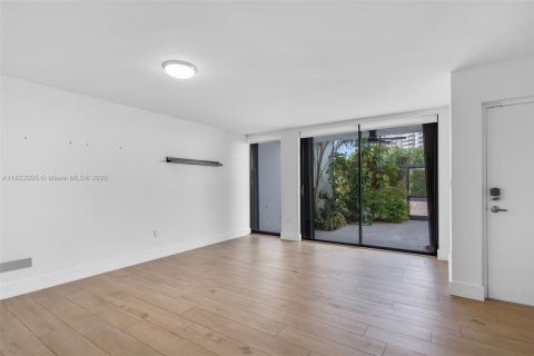 Condo in Key Biscayne, Florida, 2 bedrooms  № 1888798 - photo 7