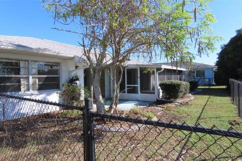 Villa ou maison à vendre à Sun City Center, Floride: 2 chambres, 138.33 m2 № 2430836 - photo 5