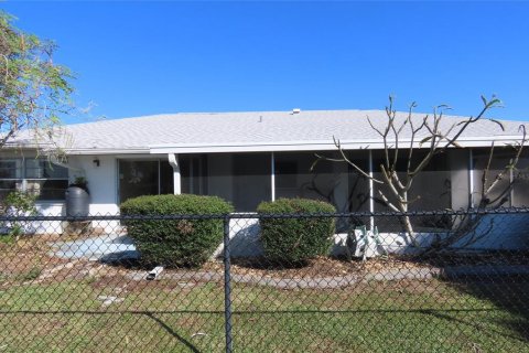 Villa ou maison à vendre à Sun City Center, Floride: 2 chambres, 138.33 m2 № 2430836 - photo 10
