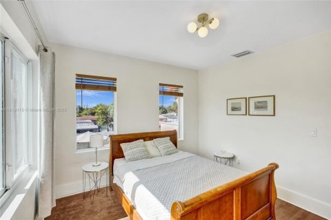 House in North Miami Beach, Florida 4 bedrooms, 243.31 sq.m. № 1787269 - photo 25