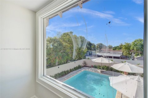 House in North Miami Beach, Florida 4 bedrooms, 243.31 sq.m. № 1787269 - photo 16