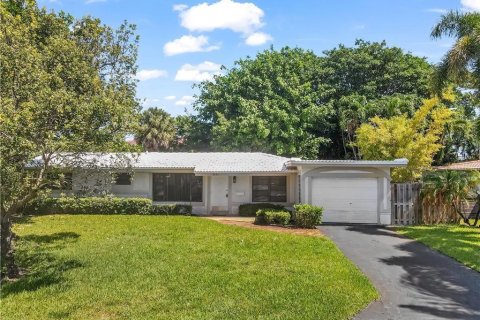 House in Lighthouse Point, Florida 3 bedrooms, 115.29 sq.m. № 2372304
