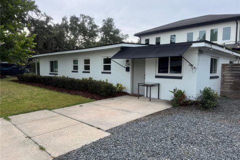 Commercial property in Winter Park, Florida 2 bedrooms, 118.64 sq.m. № 2229882