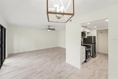 Купить кондоминиум в Сент-Питерсберг, Флорида 5 комнат, 68.75м2, № 2156936 - фото 9
