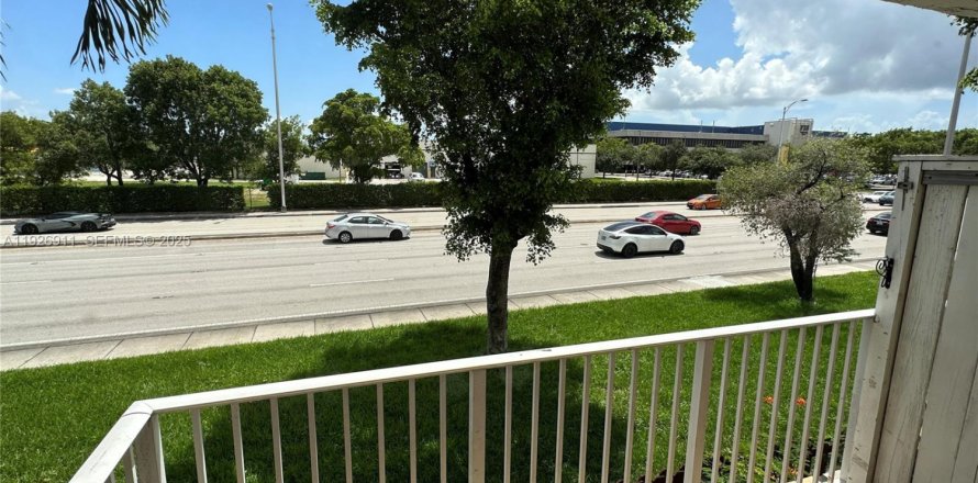 Appartement à Miami, Floride 2 chambres, 103.49 m2 № 1985811