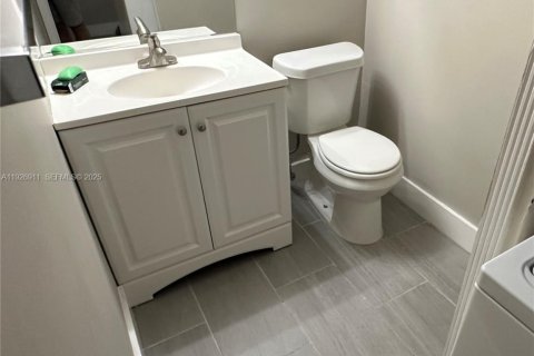 Appartement à louer à Miami, Floride: 2 chambres, 103.49 m2 № 1985811 - photo 6