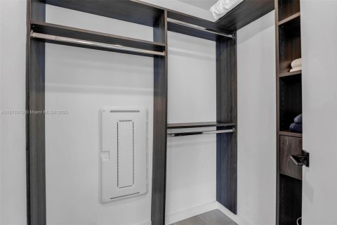 Condo in Miami, Florida  № 1920148 - photo 13