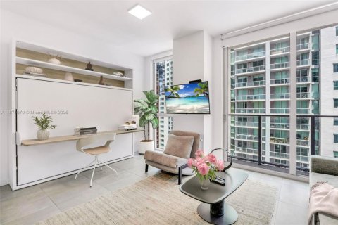 Condo in Miami, Florida  № 1920148 - photo 1