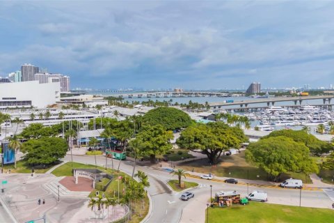 Condo in Miami, Florida  № 1920148 - photo 9