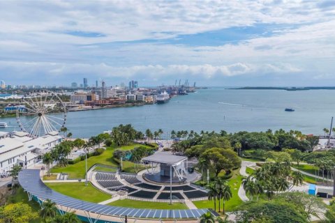 Condo in Miami, Florida  № 1920148 - photo 11