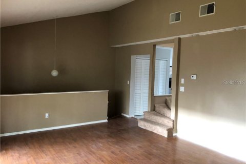 Townhouse in Tampa, Florida 2 bedrooms, 126.72 sq.m. № 2215288 - photo 2