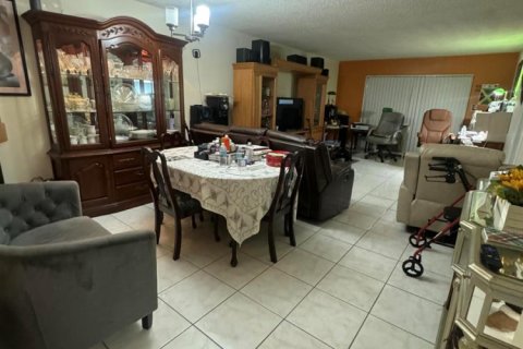 Condominio en venta en Lauderhill, Florida, 2 dormitorios, 101.45 m2 № 2182478 - foto 7