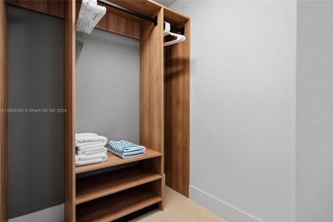 Condominio en alquiler en Miami, Florida, 2 dormitorios № 2060050 - foto 16