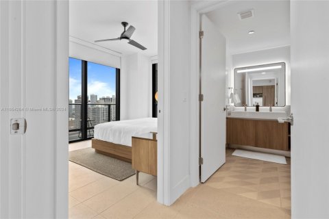 Condominio en alquiler en Miami, Florida, 2 dormitorios № 2060050 - foto 17