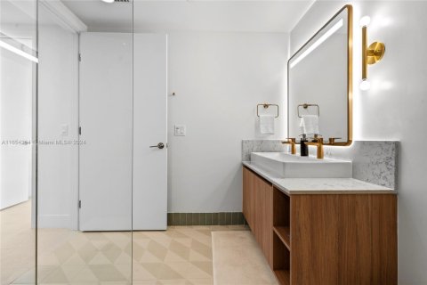 Condominio en alquiler en Miami, Florida, 2 dormitorios № 2060050 - foto 24
