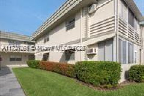 Condo in Delray Beach, Florida, 1 bedroom  № 1702418 - photo 2