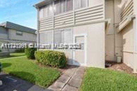 Condo in Delray Beach, Florida, 1 bedroom  № 1702418 - photo 14