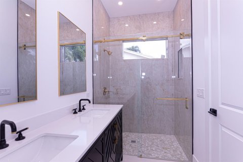 House in Lake Worth, Florida 3 bedrooms, 204.94 sq.m. № 2176981 - photo 22