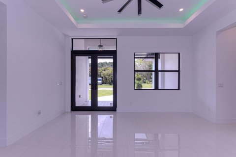 House in Lake Worth, Florida 3 bedrooms, 204.94 sq.m. № 2176981 - photo 7