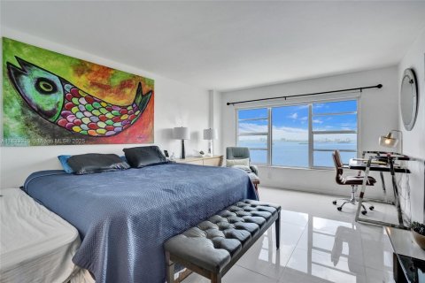 Купить кондоминиум в Майами, Флорида 2 спальни, 130.81м2, № 1961061 - фото 4