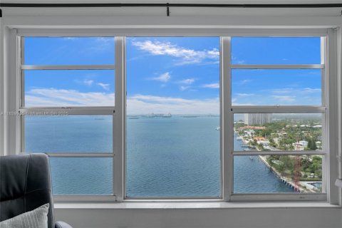 Купить кондоминиум в Майами, Флорида 2 спальни, 130.81м2, № 1961061 - фото 23