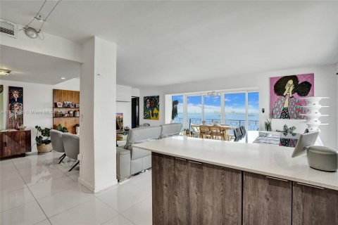 Купить кондоминиум в Майами, Флорида 2 спальни, 130.81м2, № 1961061 - фото 10