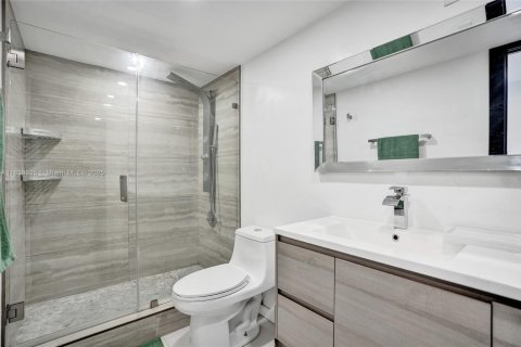 Купить кондоминиум в Майами, Флорида 2 спальни, 130.81м2, № 1961061 - фото 16
