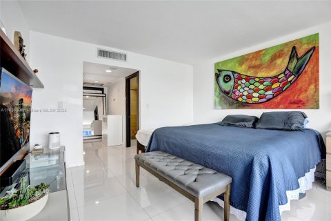 Купить кондоминиум в Майами, Флорида 2 спальни, 130.81м2, № 1961061 - фото 20