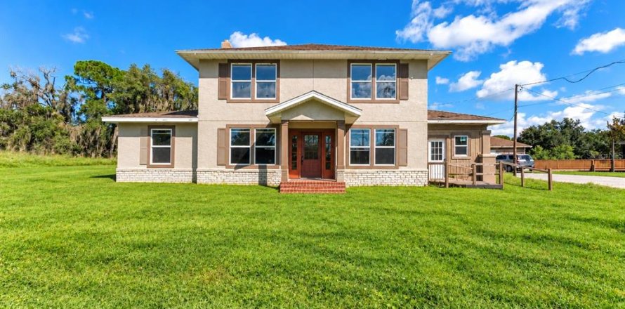 House in Sanford, Florida 4 bedrooms, 309.18 sq.m. № 2427035