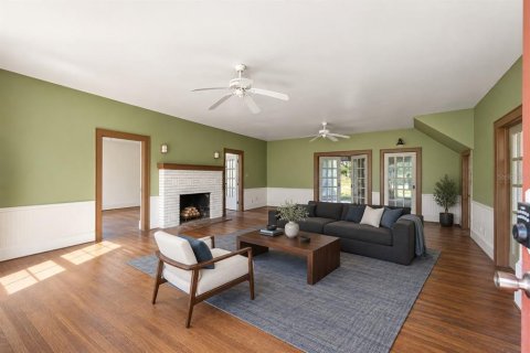 House in Sanford, Florida 4 bedrooms, 309.18 sq.m. № 2427035 - photo 4