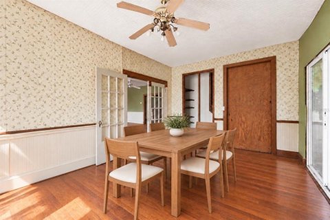 House in Sanford, Florida 4 bedrooms, 309.18 sq.m. № 2427035 - photo 8