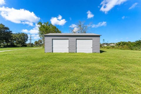 House in Sanford, Florida 4 bedrooms, 309.18 sq.m. № 2427035 - photo 27
