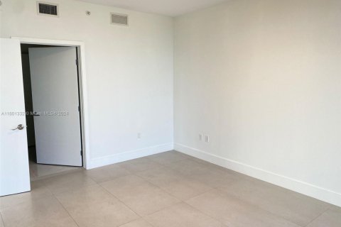 Condominio en venta en North Miami Beach, Florida, 3 dormitorios, 144.56 m2 № 1860657 - foto 11