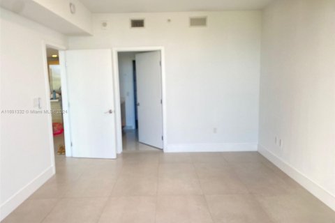Condominio en venta en North Miami Beach, Florida, 3 dormitorios, 144.56 m2 № 1860657 - foto 12